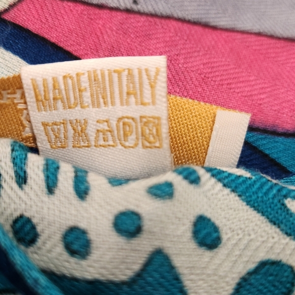 RARE Hermes Shawl Zabavushka 50" x 50" - Picture 15 of 16